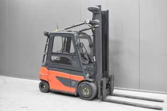 Heftruck gebruikt LINDE E 30 - 01 /57509/ ELEKTRO VIERRADFRONTSTAPLER (13037859) backdrop