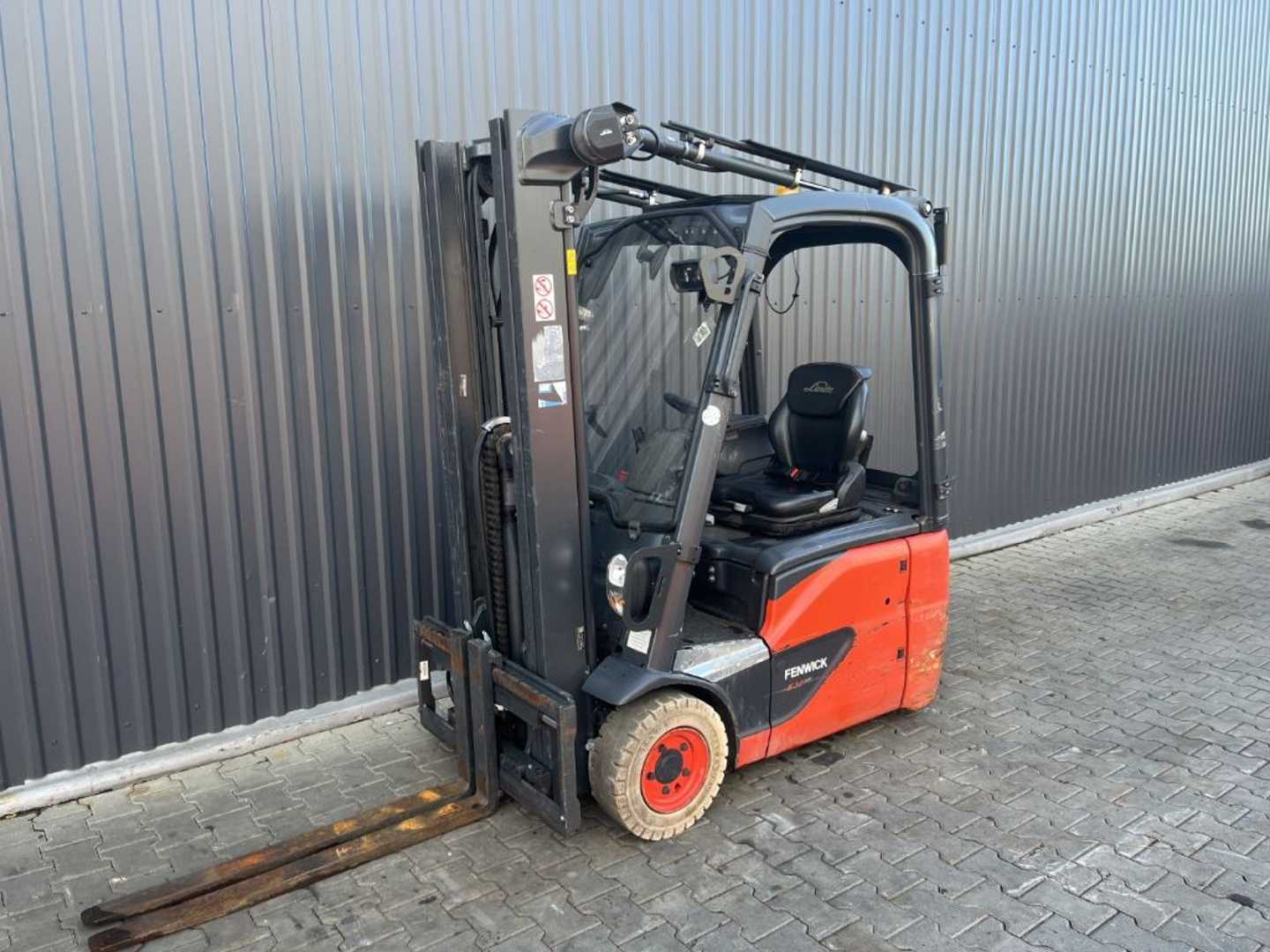 Heftruck gebruikt LINDE E14-02 ELEKTRO DREIRADFRONTSTAPLER (13074445)