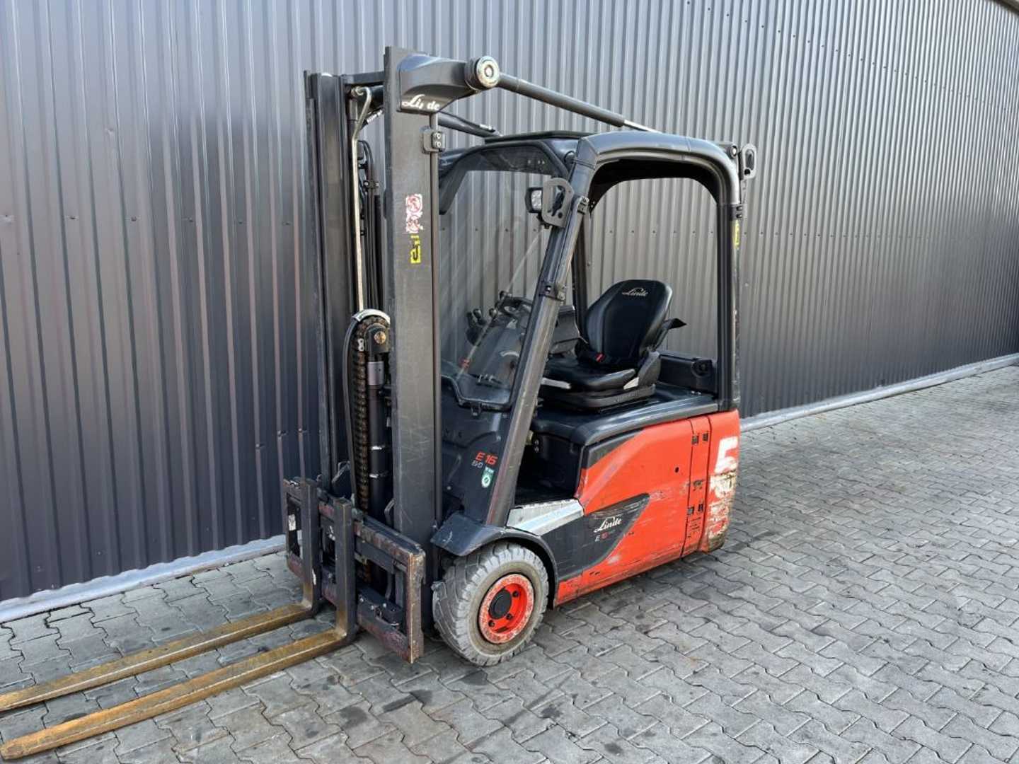 Heftruck gebruikt LINDE E16-02 ELEKTRO DREIRADFRONTSTAPLER (13067845)
