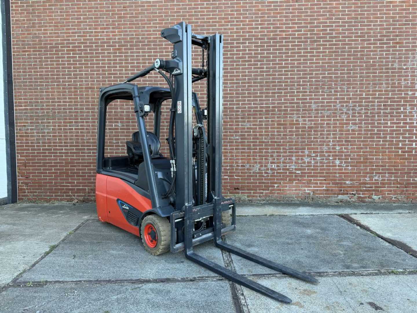 Heftruck gebruikt LINDE E16-02 ELEKTRO DREIRADFRONTSTAPLER (13069820)