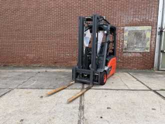Heftruck gebruikt LINDE E16C-02 ELEKTRO DREIRADFRONTSTAPLER (13070517)