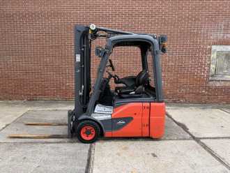Heftruck gebruikt LINDE E16C-02 ELEKTRO DREIRADFRONTSTAPLER (13070517)