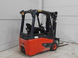 Heftruck gebruikt LINDE E16C ELEKTRO DREIRADFRONTSTAPLER (13011517)
