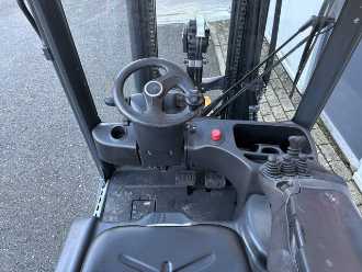 Heftruck gebruikt LINDE E16L-02 ELEKTRO DREIRADFRONTSTAPLER (13071537)
