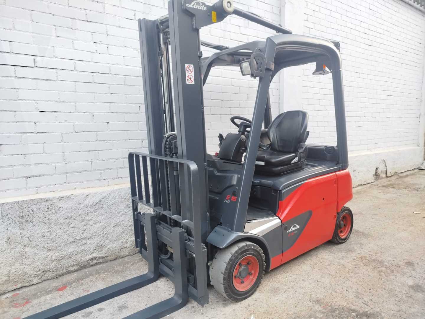 Heftruck gebruikt LINDE E16P ELEKTRO VIERRADFRONTSTAPLER (13076522)