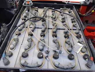 Heftruck gebruikt LINDE E18PH ELEKTRO VIERRADFRONTSTAPLER (13067312)
