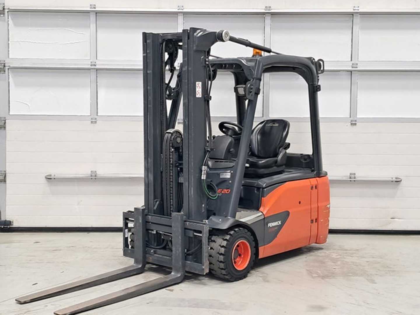 Heftruck gebruikt LINDE E20L-02 ELEKTRO DREIRADFRONTSTAPLER (13073386)