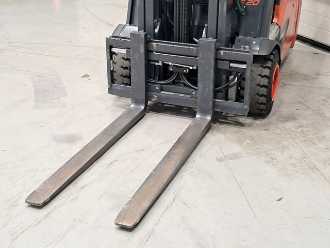 Heftruck gebruikt LINDE E20L-02 ELEKTRO DREIRADFRONTSTAPLER (13073386)