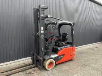 Heftruck gebruikt LINDE E20L-02 ELEKTRO DREIRADFRONTSTAPLER (13074864) backdrop