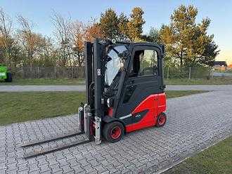 Heftruck gebruikt LINDE E20PH-02 EVO Triplex 6000 Std ZVG ELEKTRO VIERRADFRONTSTAPLER (13035836) backdrop