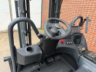 Heftruck gebruikt LINDE E25FCFC-01/600 ELEKTRO VIERRADFRONTSTAPLER (13059460)