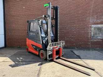 Heftruck gebruikt LINDE E25HL-01/600 ELEKTRO VIERRADFRONTSTAPLER (13055390) backdrop