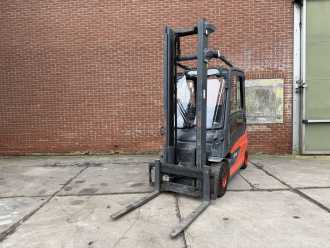Heftruck gebruikt LINDE E25L-01 ELEKTRO VIERRADFRONTSTAPLER (13017564)