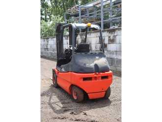 Heftruck gebruikt LINDE E30-01 ELEKTRO VIERRADFRONTSTAPLER (13047552)