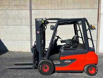 Heftruck gebruikt LINDE E30-01 ELEKTRO VIERRADFRONTSTAPLER (13072936) backdrop