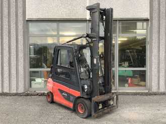 Heftruck gebruikt LINDE E30-01 ELEKTRO VIERRADFRONTSTAPLER (13074612) backdrop