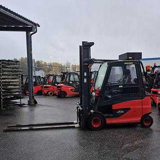 Heftruck gebruikt LINDE E30-600HL ELEKTRO VIERRADFRONTSTAPLER (13074609) backdrop