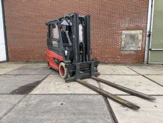 Heftruck gebruikt LINDE E50HL-01 ELEKTRO VIERRADFRONTSTAPLER (13071752) backdrop