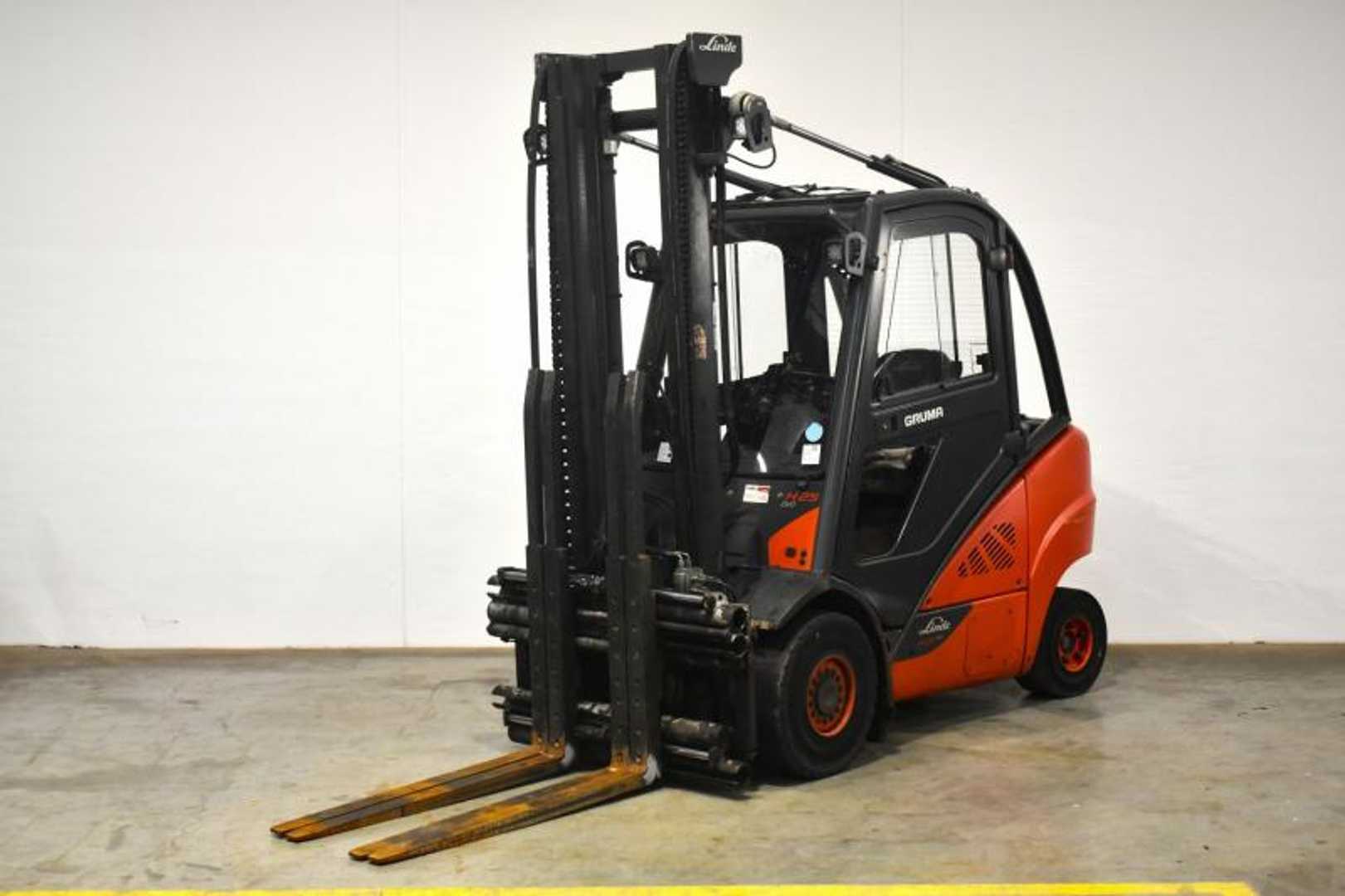 Heftruck gebruikt LINDE H 25 D/600 (3B) EVO 393-02 DIESEL VIERRADFRONTSTAPLER (13019823)