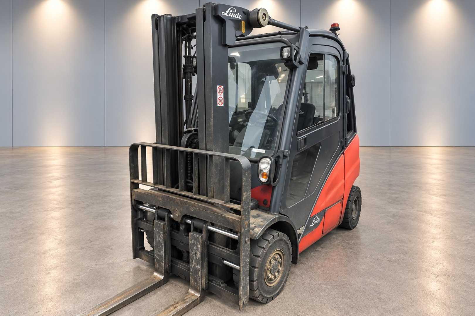 Heftruck gebruikt LINDE H 25 T - 02 /58675/ GAS VIERRADFRONTSTAPLER (13066417)