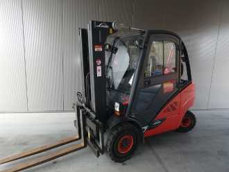 Heftruck gebruikt LINDE H 30 D DIESEL VIERRADFRONTSTAPLER (13076046) backdrop