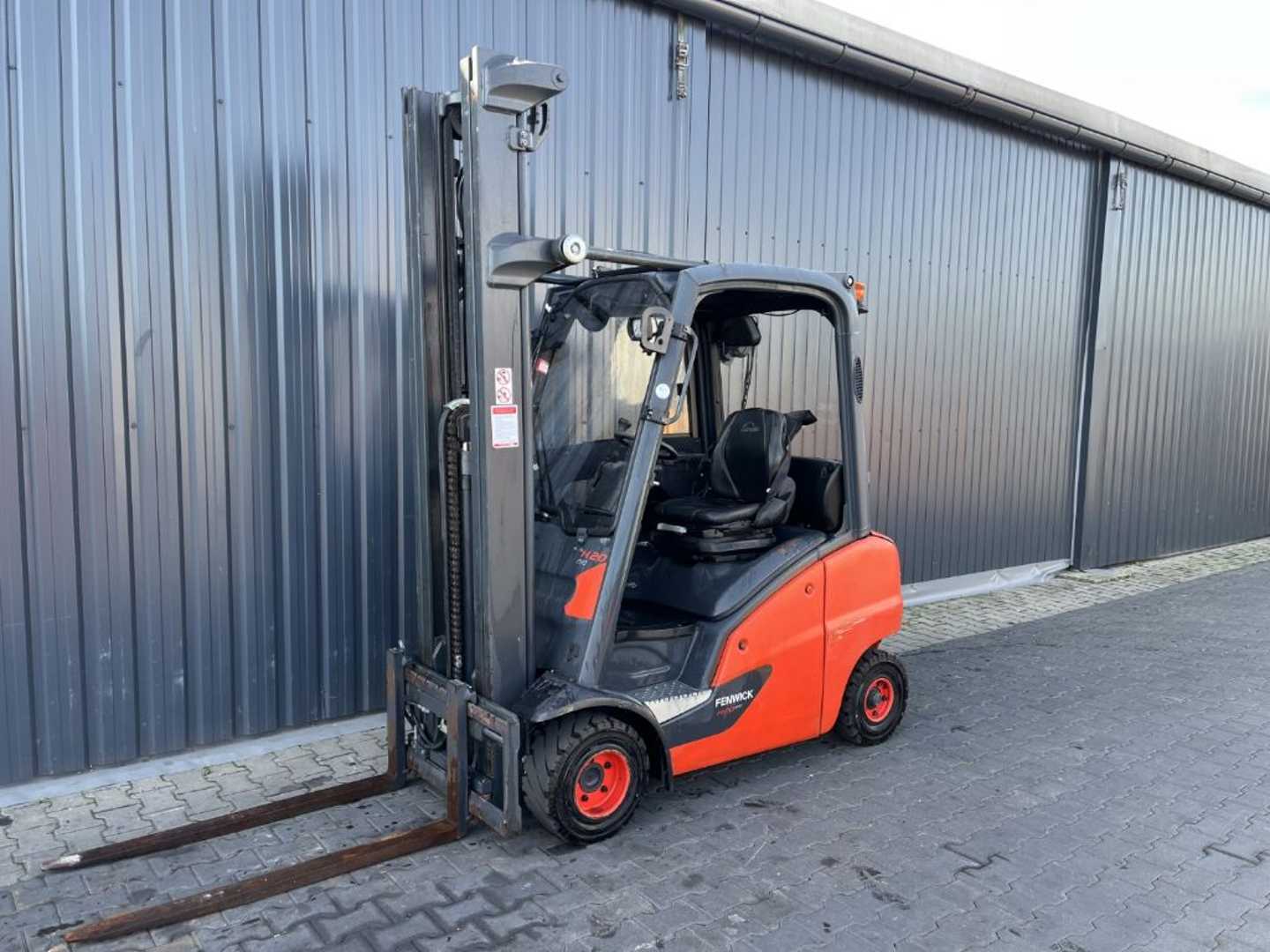 Heftruck gebruikt LINDE H20T-01 GAS VIERRADFRONTSTAPLER (13072007)