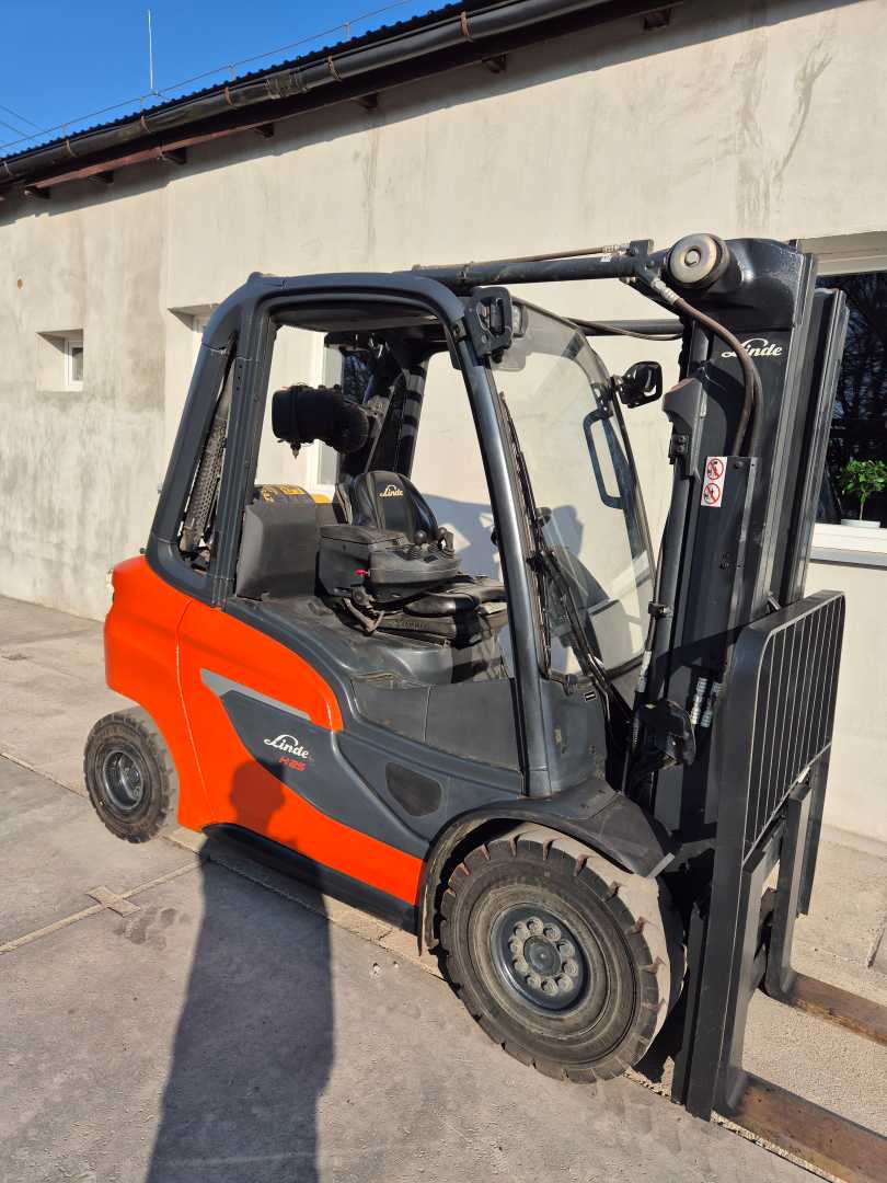 Heftruck gebruikt LINDE H25 GAS VIERRADFRONTSTAPLER (12971717)
