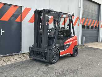 Heftruck gebruikt LINDE H30D-01 DIESEL VIERRADFRONTSTAPLER (13075314) backdrop