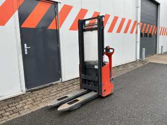 Heftruck gebruikt LINDE L10 ELEKTRO HOCHHUBWAGENDEICHSEL (13063908) backdrop