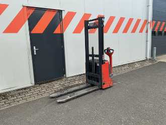 Heftruck gebruikt LINDE L12 ELEKTRO HOCHHUBWAGENDEICHSEL (13043535) backdrop