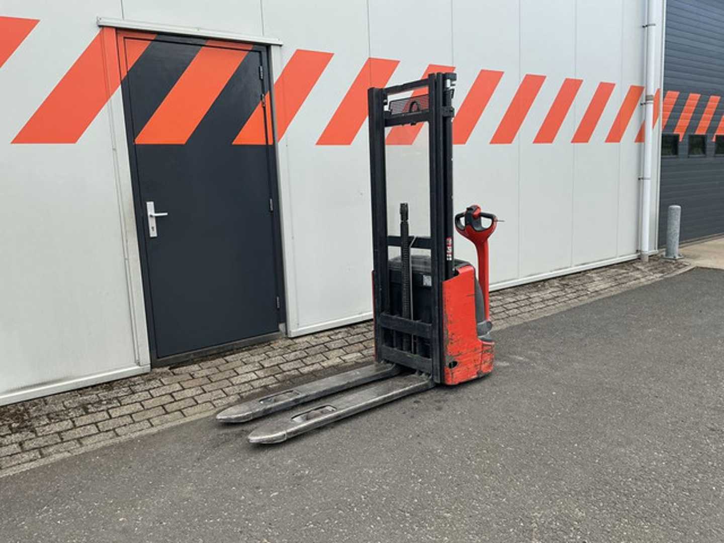 Heftruck gebruikt LINDE L12 ELEKTRO HOCHHUBWAGENDEICHSEL (13043535)