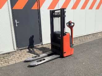 Heftruck gebruikt LINDE L12 ELEKTRO HOCHHUBWAGENDEICHSEL (13056593) backdrop