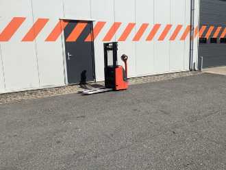 Heftruck gebruikt LINDE L12 ELEKTRO HOCHHUBWAGENDEICHSEL (13056593)