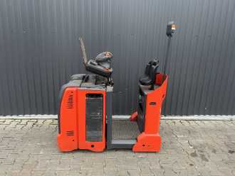 Heftruck gebruikt LINDE P30C ELEKTRO SCHLEPPER (13009621)