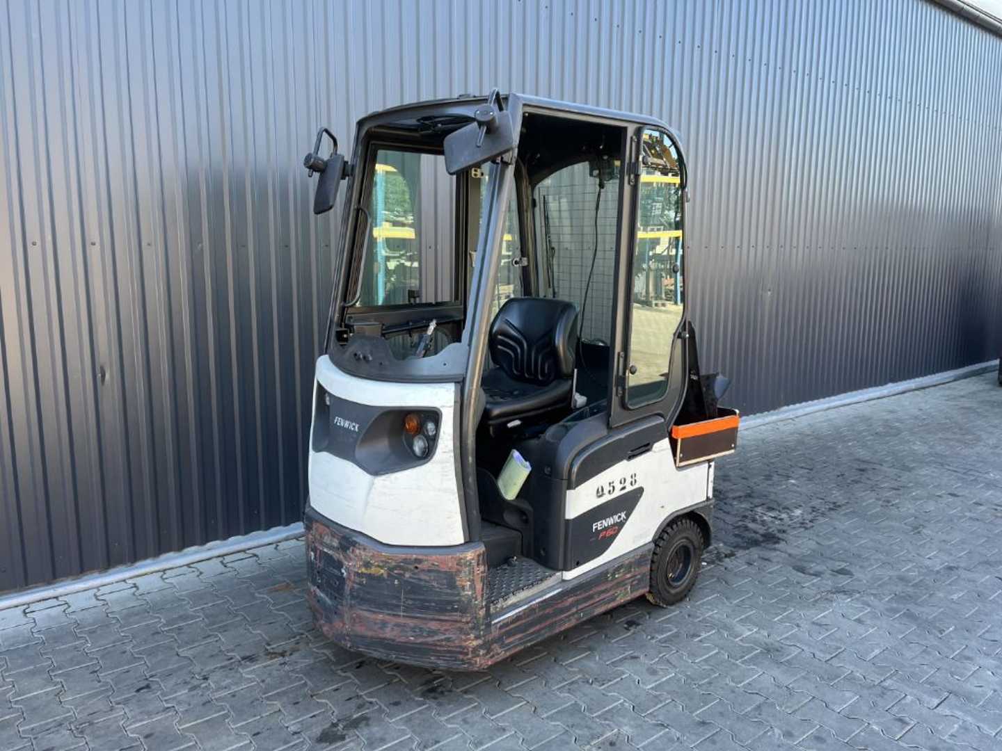 Heftruck gebruikt LINDE P60 ELEKTRO SCHLEPPER (13047327)