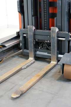 Heftruck gebruikt LINDE R 10 B 1120-00 ELEKTRO SCHUBMASTSTAPLER (13023743)