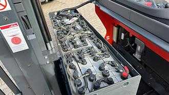 Heftruck gebruikt LINDE R 16-01 ELEKTRO SCHUBMASTSTAPLER (13074099)