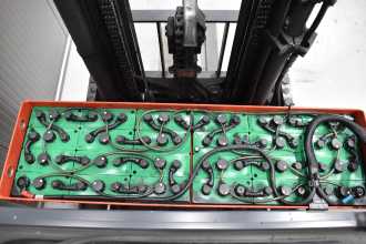 Heftruck gebruikt LINDE R 16 B - 01 /58698/ ELEKTRO SCHUBMASTSTAPLER (13074784)