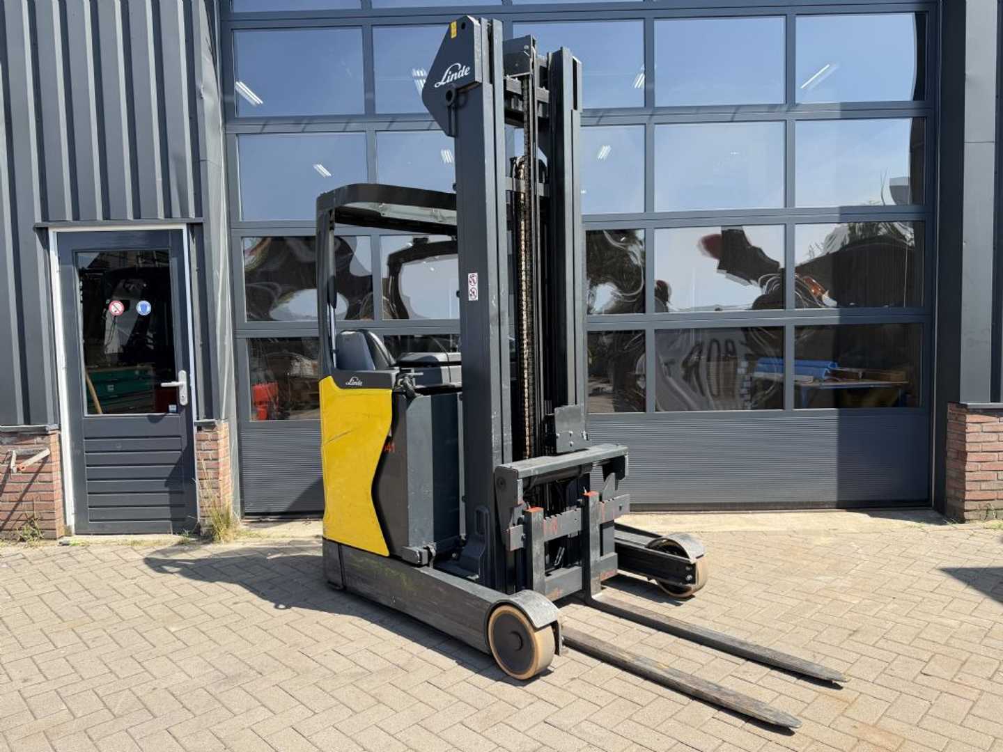 Heftruck gebruikt LINDE R14-01 ELEKTRO SCHUBMASTSTAPLER (13055391)