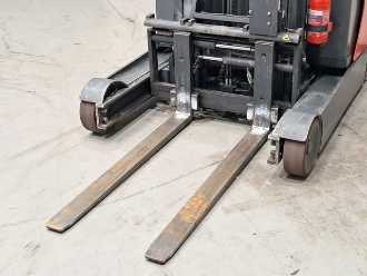 Heftruck gebruikt LINDE R14-01 ELEKTRO SCHUBMASTSTAPLER (13058585)