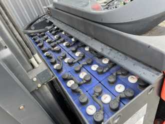 Heftruck gebruikt LINDE R14 ELEKTRO SCHUBMASTSTAPLER (13058677)