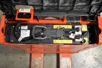 Heftruck gebruikt LINDE T 16 ION 1152 ELEKTRO NIEDERHUBWAGENDEICHSEL (13019372)