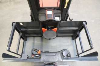 Heftruck gebruikt LINDE V 10-01 5212 ELEKTRO MITTELHUBKOMMISSIONIERER (13033957)