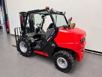 Heftruck gebruikt MANITOU MC25-4 D K ST5 S1 MC 25-4 D K ST5 S1 DIESEL GELAENDESTAPLER (13005172)