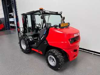 Heftruck gebruikt MANITOU MC25-4 D K ST5 S1 MC 25-4 D K ST5 S1 DIESEL GELAENDESTAPLER (13005172)