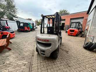 Heftruck gebruikt NISSAN YG1D2A300 DIESEL VIERRADFRONTSTAPLER (13072671)