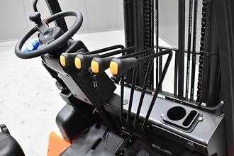 Heftruck gebruikt NOBLELIFT CPD30 A 3300 ELEKTRO VIERRADFRONTSTAPLER (13072836)