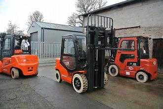 Heftruck gebruikt NOBLELIFT CPD38 ELEKTRO VIERRADFRONTSTAPLER (13010611)