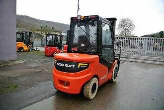 Heftruck gebruikt NOBLELIFT CPD38 ELEKTRO VIERRADFRONTSTAPLER (13010612)