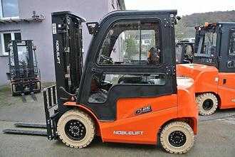 Heftruck gebruikt NOBLELIFT FE4P25Q ELEKTRO VIERRADFRONTSTAPLER (13010607)